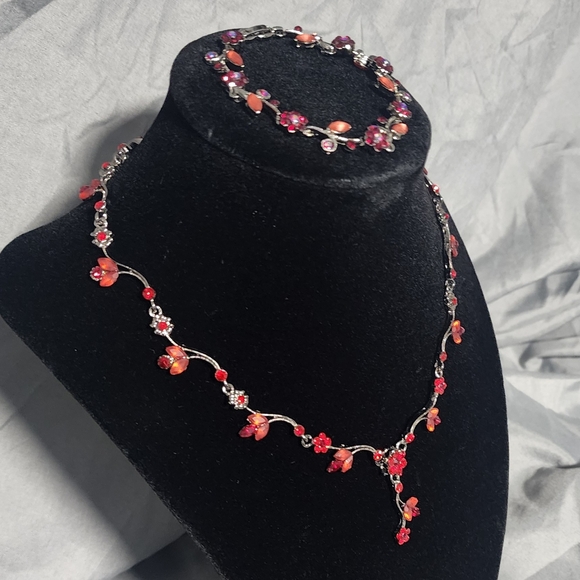 Pilgrim Danish Vine-like Design With Red Gems On A Necklace & Bracelet Set - Picture 5 of 8